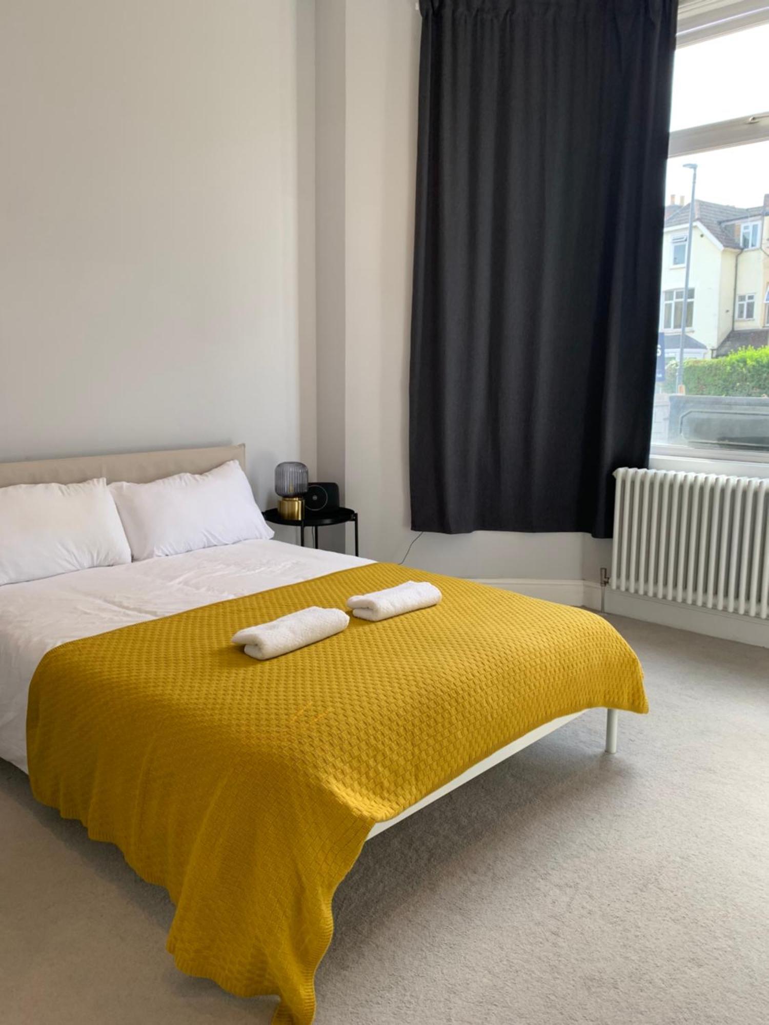 Wonderful 3 Bed Flat With Private Garden In Wimbledon - 1 The Queens Apartment ลอนดอน ภายนอก รูปภาพ