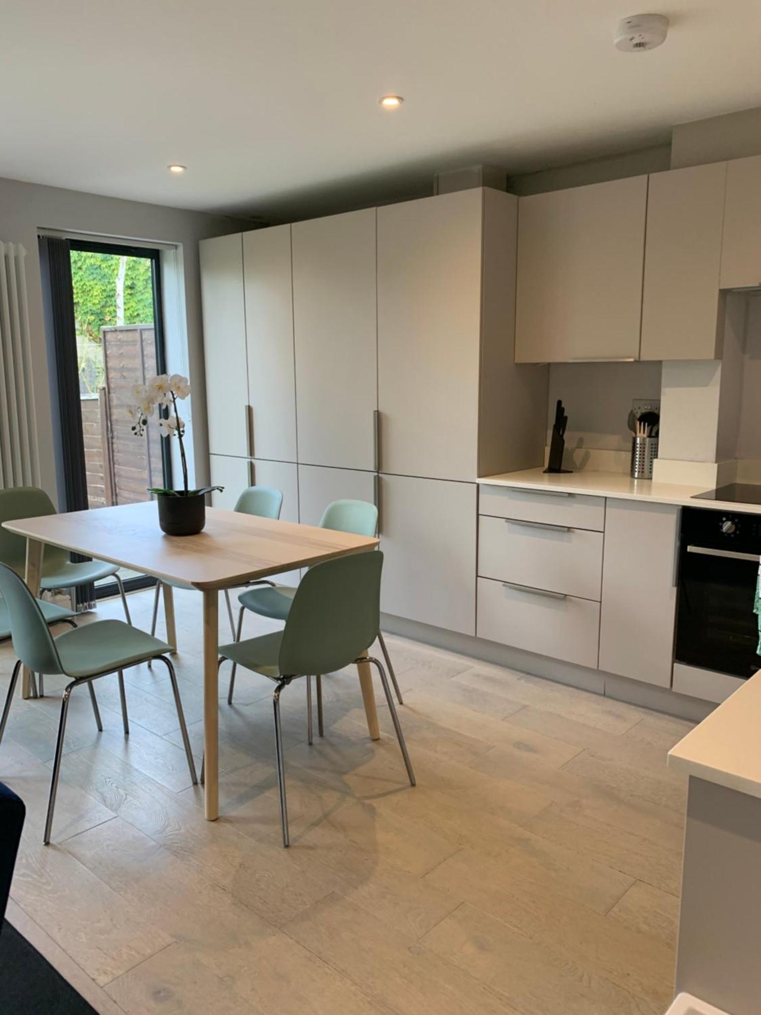 Wonderful 3 Bed Flat With Private Garden In Wimbledon - 1 The Queens Apartment ลอนดอน ภายนอก รูปภาพ